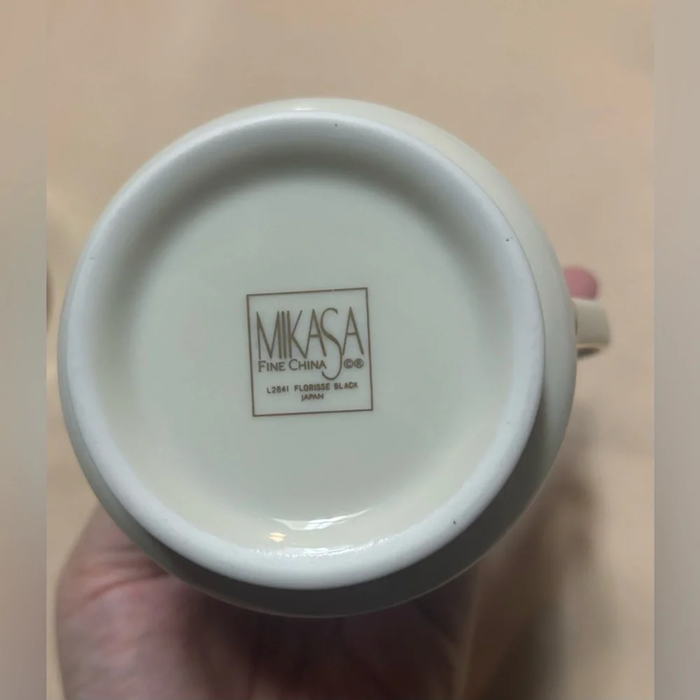 MIKASA Florisse Black L2841 Fine China CREAMERS - Set of 2‎ - Floral